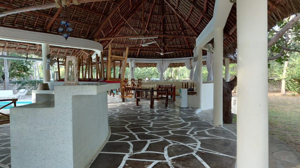 5 Bedroom in Garoda Watamu 1 Acre Plot and Large Swimming Pool Asking, Garoda Beach, Watamu, Kilifi, Townhouse for Sale