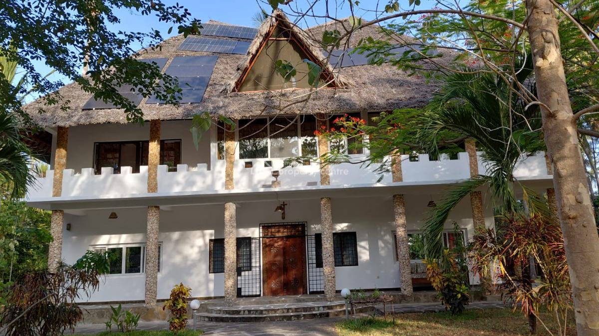 5 Bedroom in Garoda Watamu 1 Acre Plot and Large Swimming Pool Asking, Garoda Beach, Watamu, Kilifi, Townhouse for Sale
