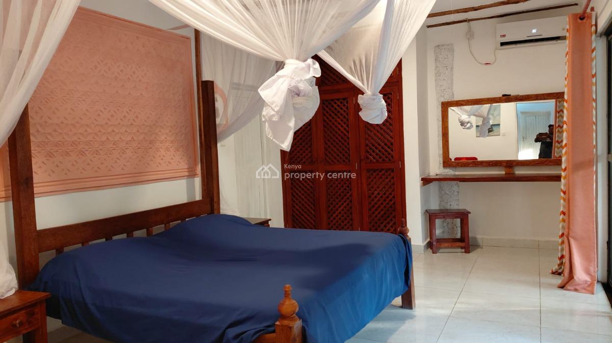 5 Bedroom in Garoda Watamu 1 Acre Plot and Large Swimming Pool Asking, Garoda Beach, Watamu, Kilifi, Townhouse for Sale