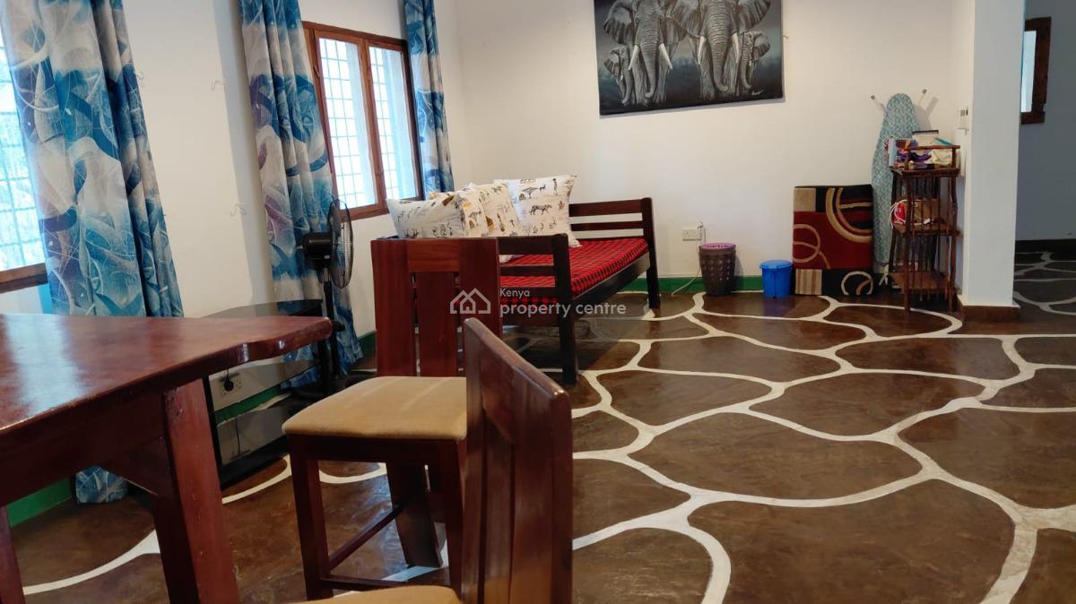 5 Bedroom in Garoda Watamu 1 Acre Plot and Large Swimming Pool Asking, Garoda Beach, Watamu, Kilifi, Townhouse for Sale