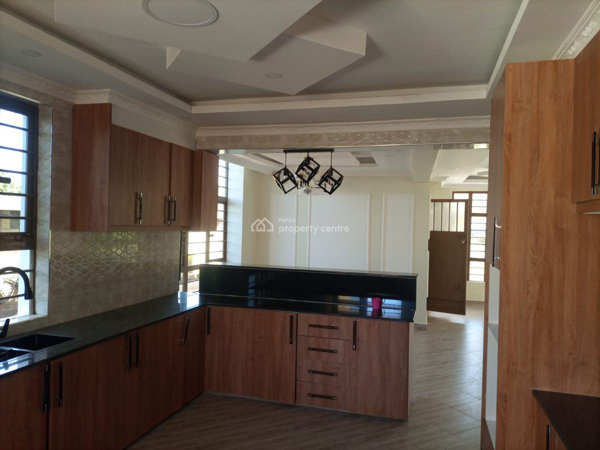 5 Bedroom House with Sq All Ensuite Ruiru Mugutha, on a 50 By 100 Plot, Ruiru, Ruiru, Kiambu, Townhouse for Sale