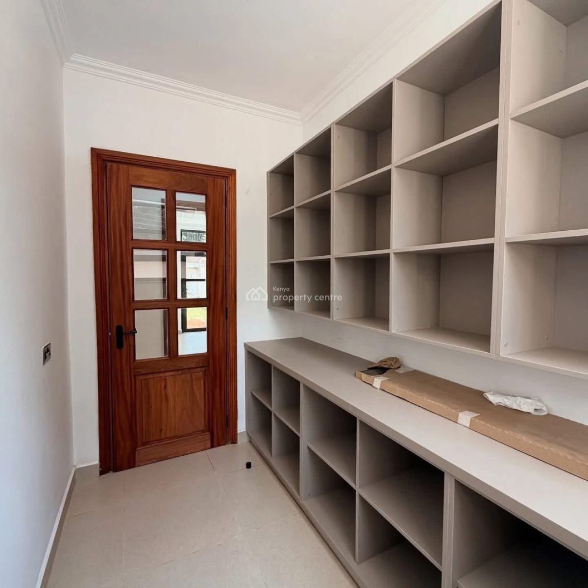 Luxurious 5 Bedrooms, Karen, Nairobi, House for Sale