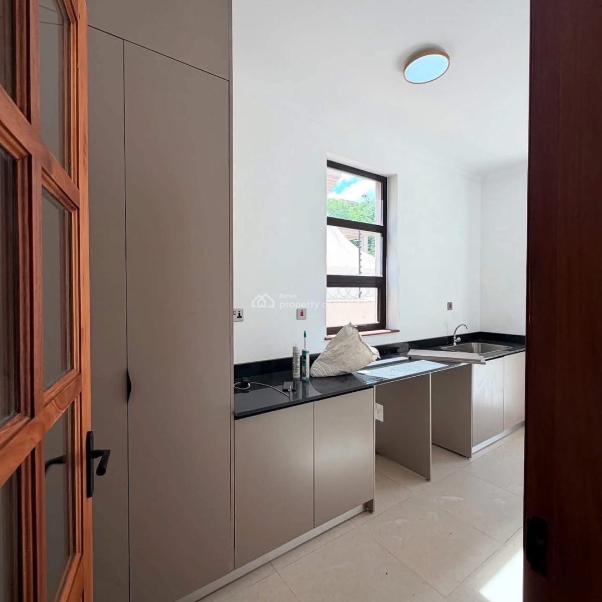 Luxurious 5 Bedrooms, Karen, Nairobi, House for Sale