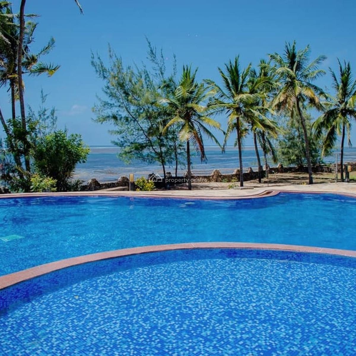 Tastefully Furnished 2 Bedroom Beach Front Apartment, Shanzu, Mombasa, Apartment Short Let