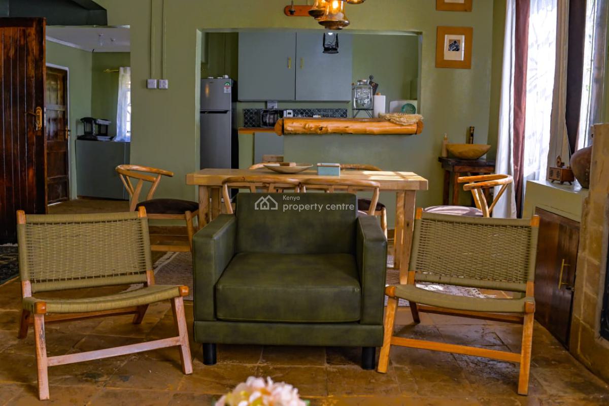 Tastefully Furnished 5 Bedroom House, Near Meru National Park, Municipality, Meru, Detached Bungalow Short Let