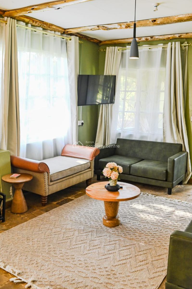 Tastefully Furnished 5 Bedroom House, Near Meru National Park, Municipality, Meru, Detached Bungalow Short Let