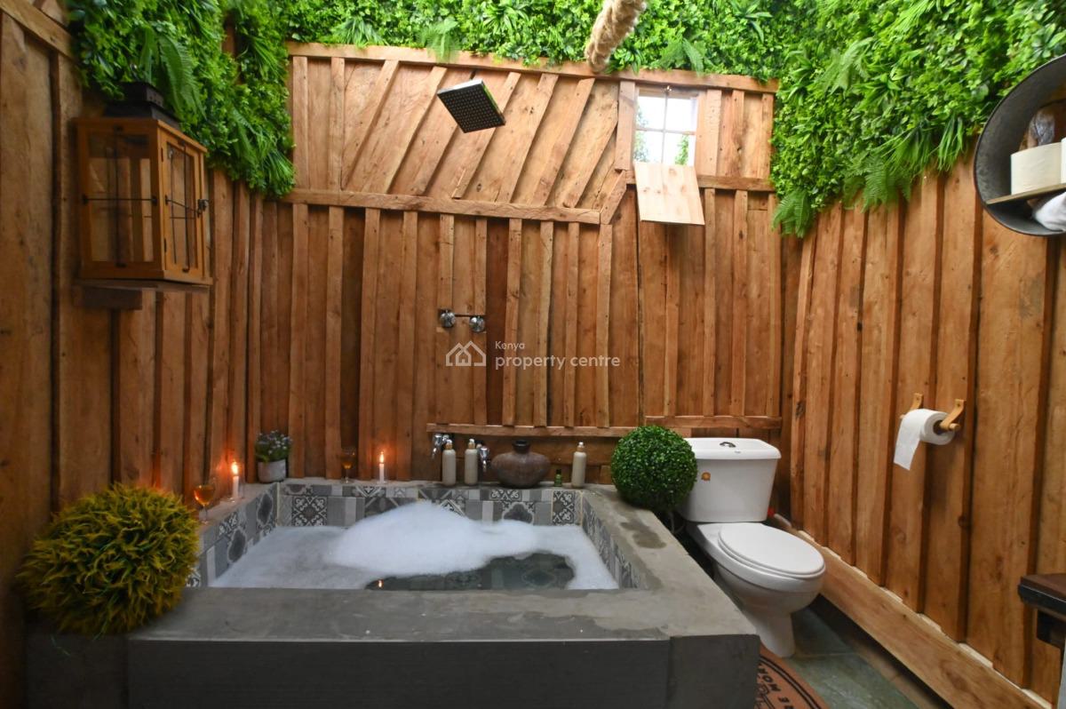 Tastefully Furnished 5 Bedroom House, Near Meru National Park, Municipality, Meru, Detached Bungalow Short Let