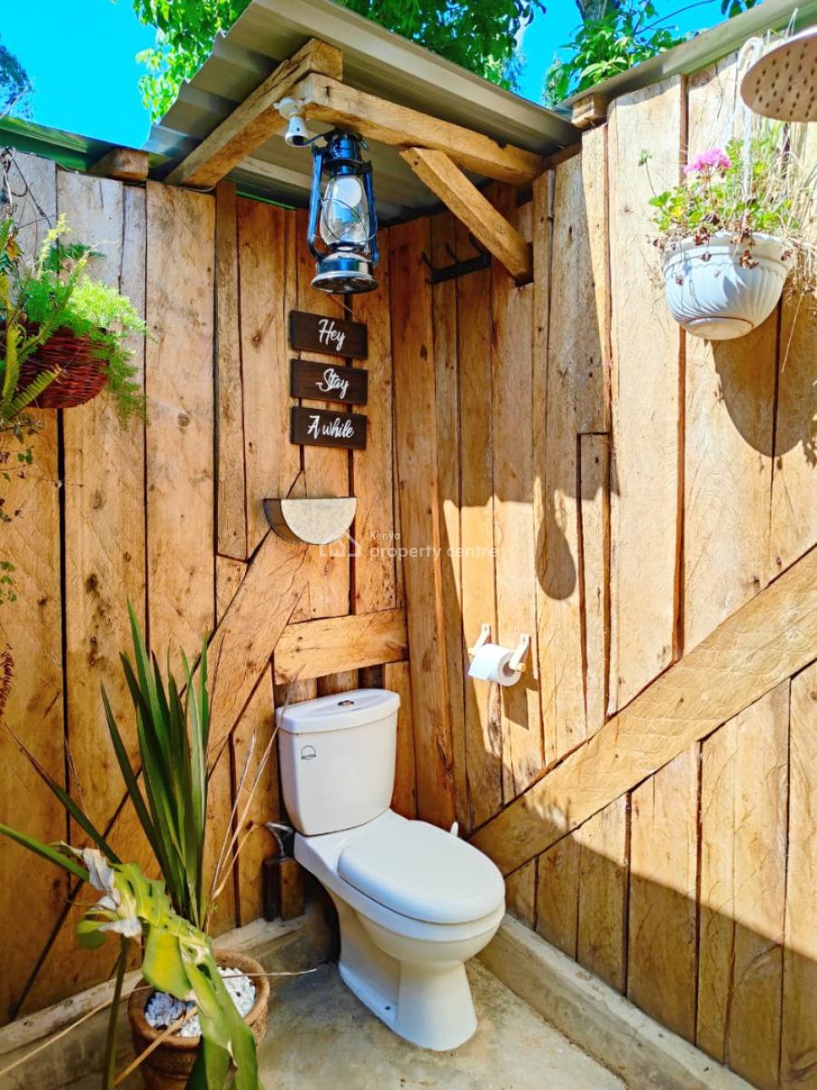 Tastefully Furnished 5 Bedroom House, Near Meru National Park, Municipality, Meru, Detached Bungalow Short Let