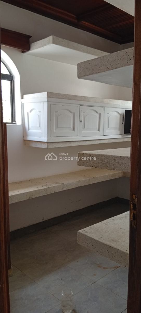 Eight (8) Bedroom Four (4) Ensuite House, Mandera Road, Kileleshwa, Nairobi, Semi-detached Duplex for Rent