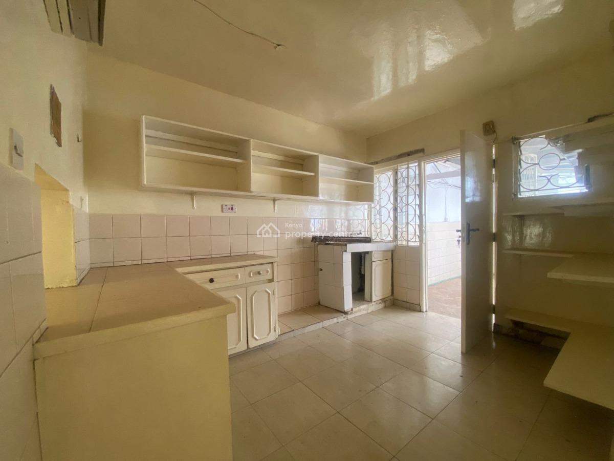 Spacious Family Living 4  Bedrooms Mansion with Secure Environment, Near Diamond Plaza, Parklands, Nairobi, Townhouse for Rent