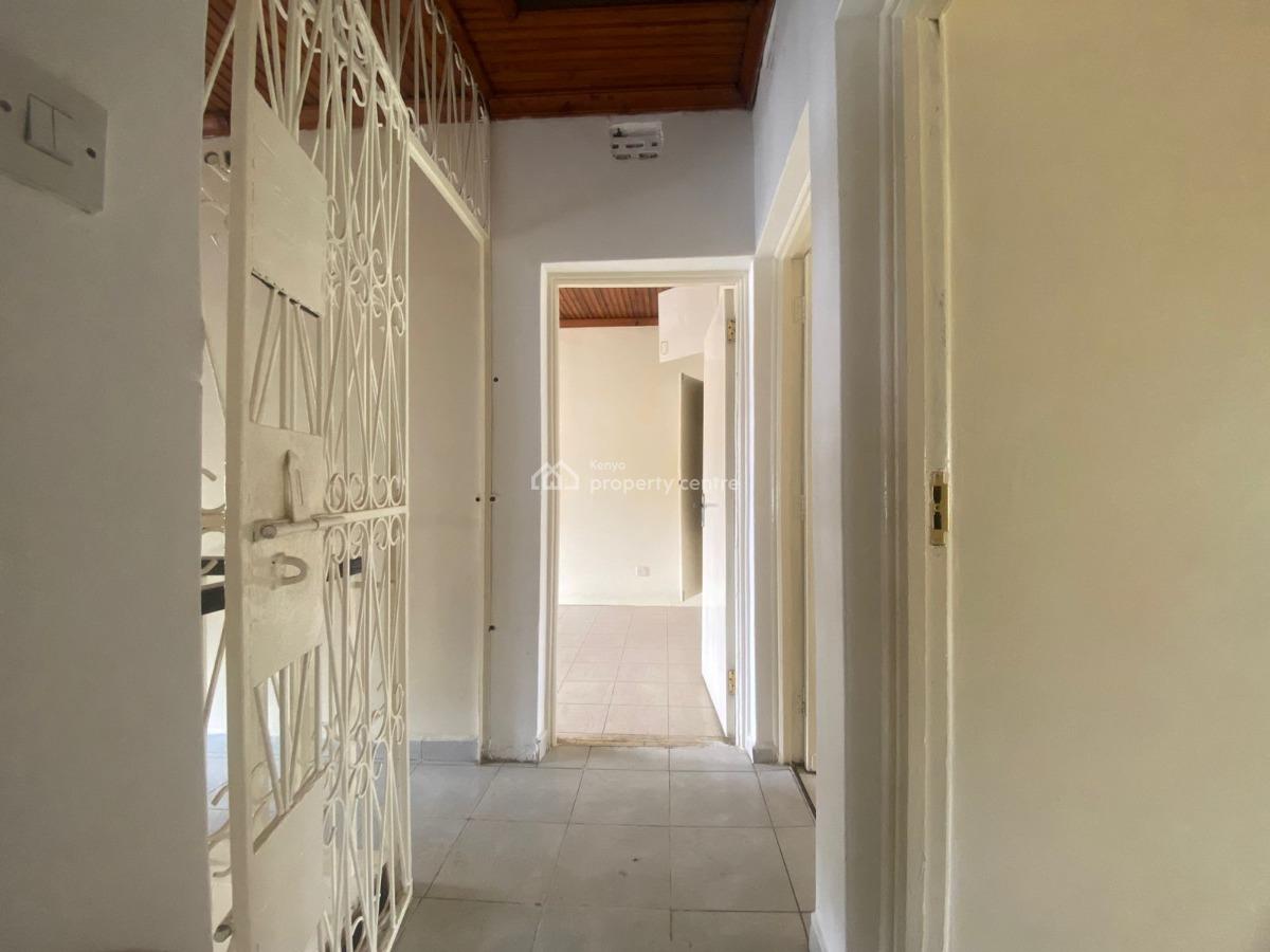 Spacious Family Living 4  Bedrooms Mansion with Secure Environment, Near Diamond Plaza, Parklands, Nairobi, Townhouse for Rent