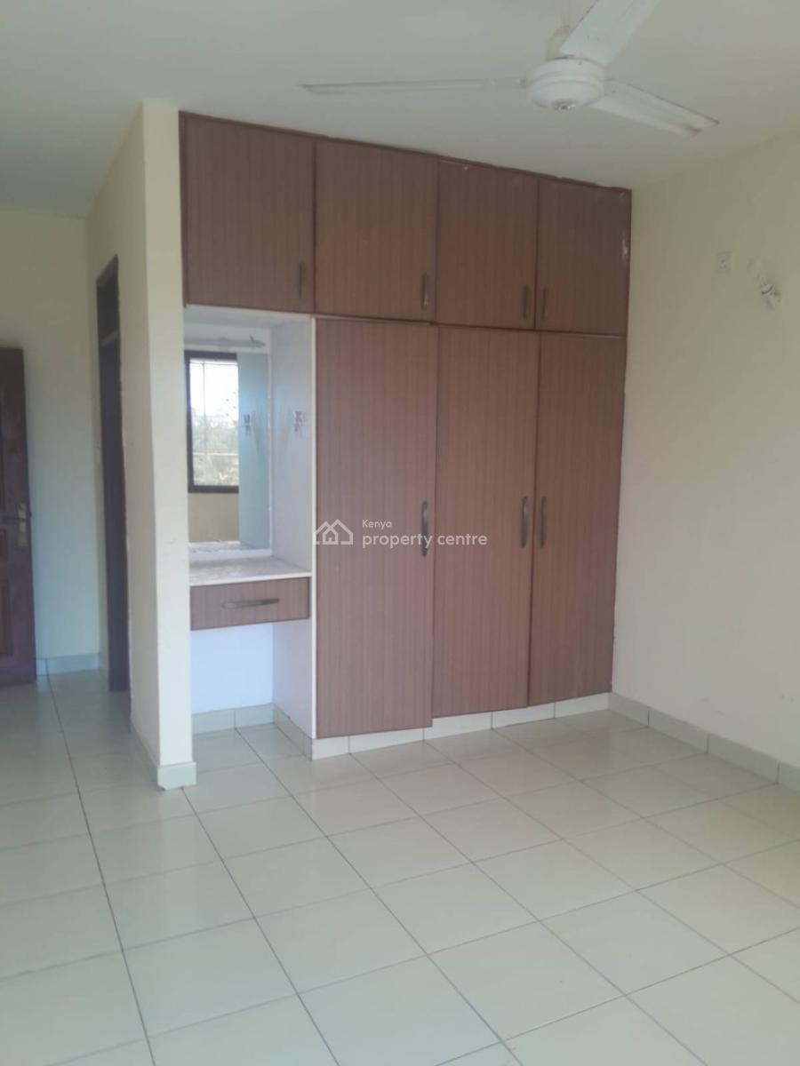 Spacious ,3 Bedroom Apartment with Balcony ., Mkomani, Nyali, Mombasa, Apartment for Rent