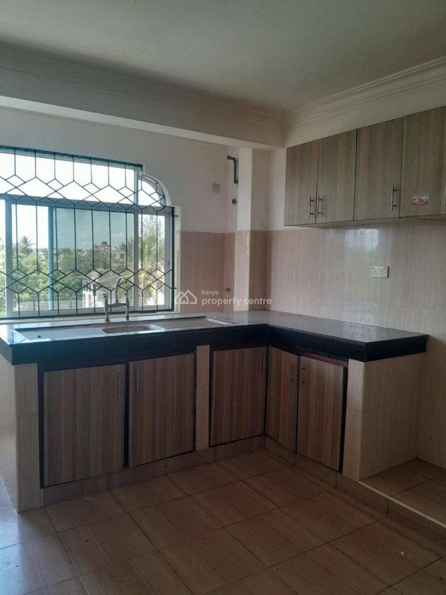 Spacious 3 Bedroom Apartment with Balcony., Tudor, Tudor, Mombasa, Apartment for Rent