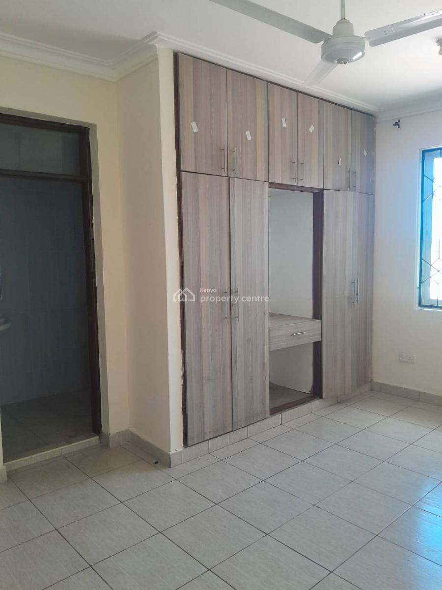 Spacious 3 Bedroom Apartment with Balcony., Tudor, Tudor, Mombasa, Apartment for Rent