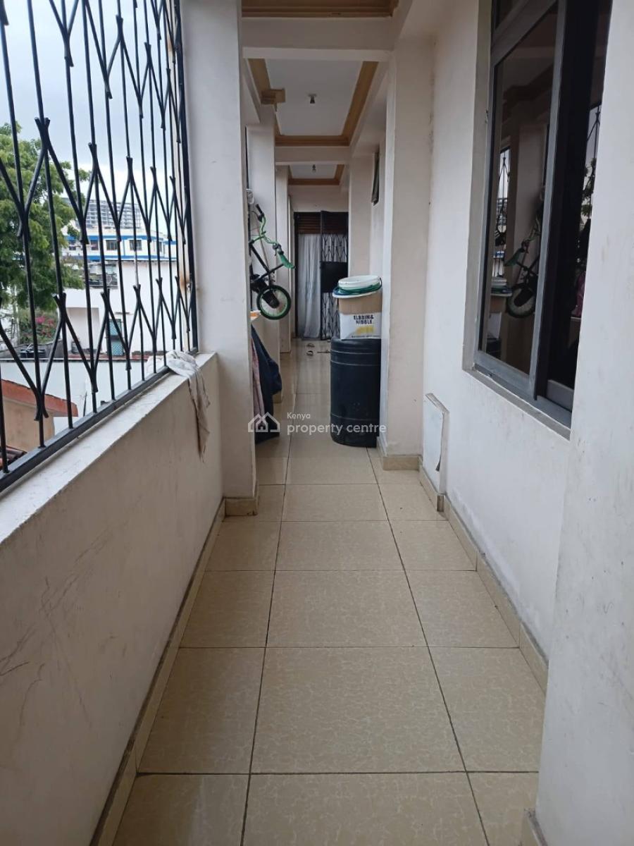 Spacious 2 Bedroom Apartment with Parking, Sparki, Majengo, Mombasa, Apartment for Rent