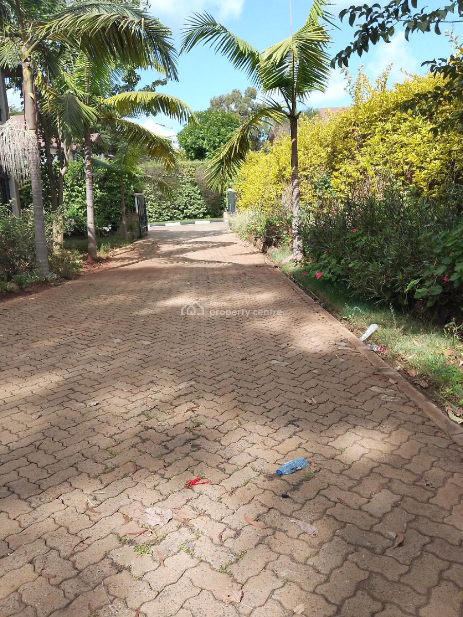 6 Bedroom House, Karen, Karen, Nairobi, Townhouse for Rent