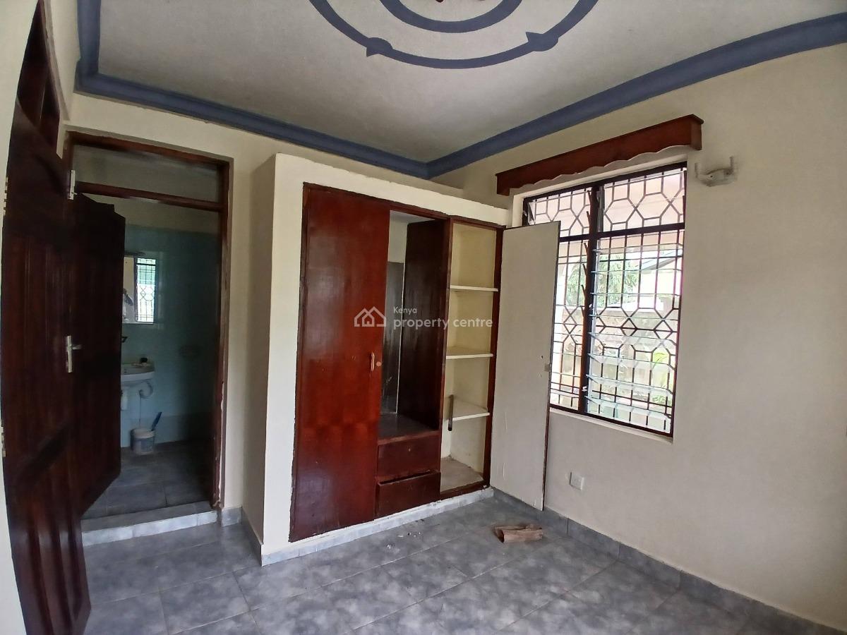 Spacious 2 Bedroom Apartment with Balcony., Posta, Mtwapa, Kilifi, Apartment for Rent