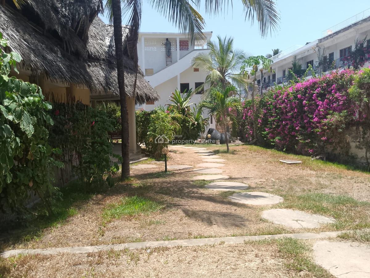 Elegant 2-bedroom Beachfront Apartment at Park Marine, Park Marine Estate, Malindi Town, Kilifi, House for Sale