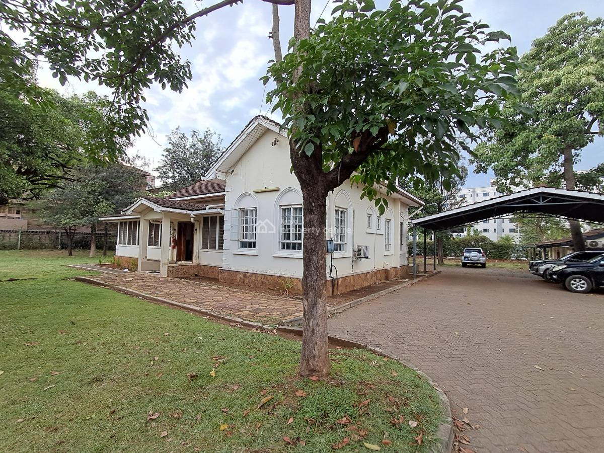 Elegant 3 Bedrooms Bungalow+ Dsq Stand Alone House on Half Acre, Milimani, Market Milimani, Kisumu, House for Rent