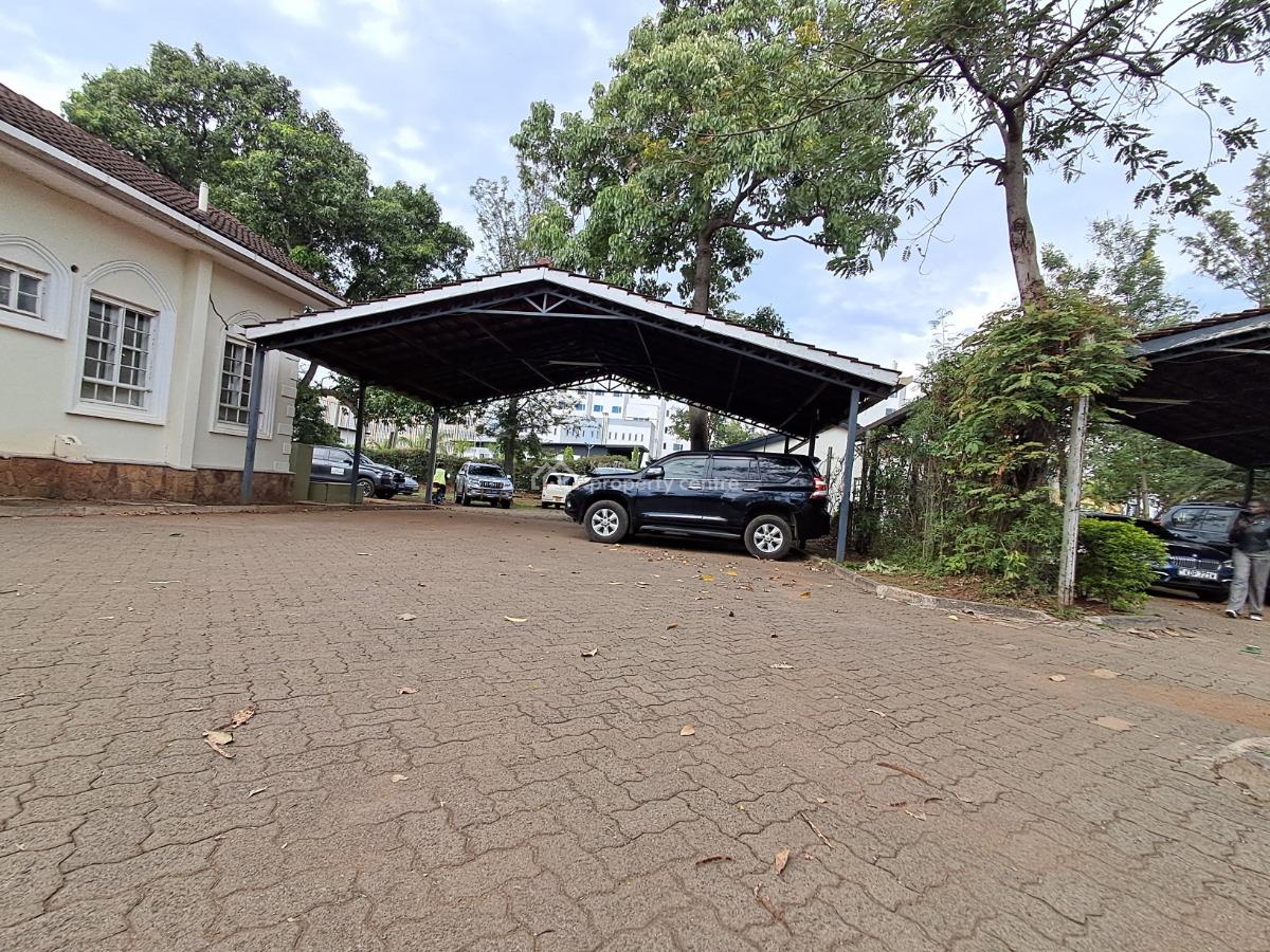 Elegant 3 Bedrooms Bungalow+ Dsq Stand Alone House on Half Acre, Milimani, Market Milimani, Kisumu, House for Rent