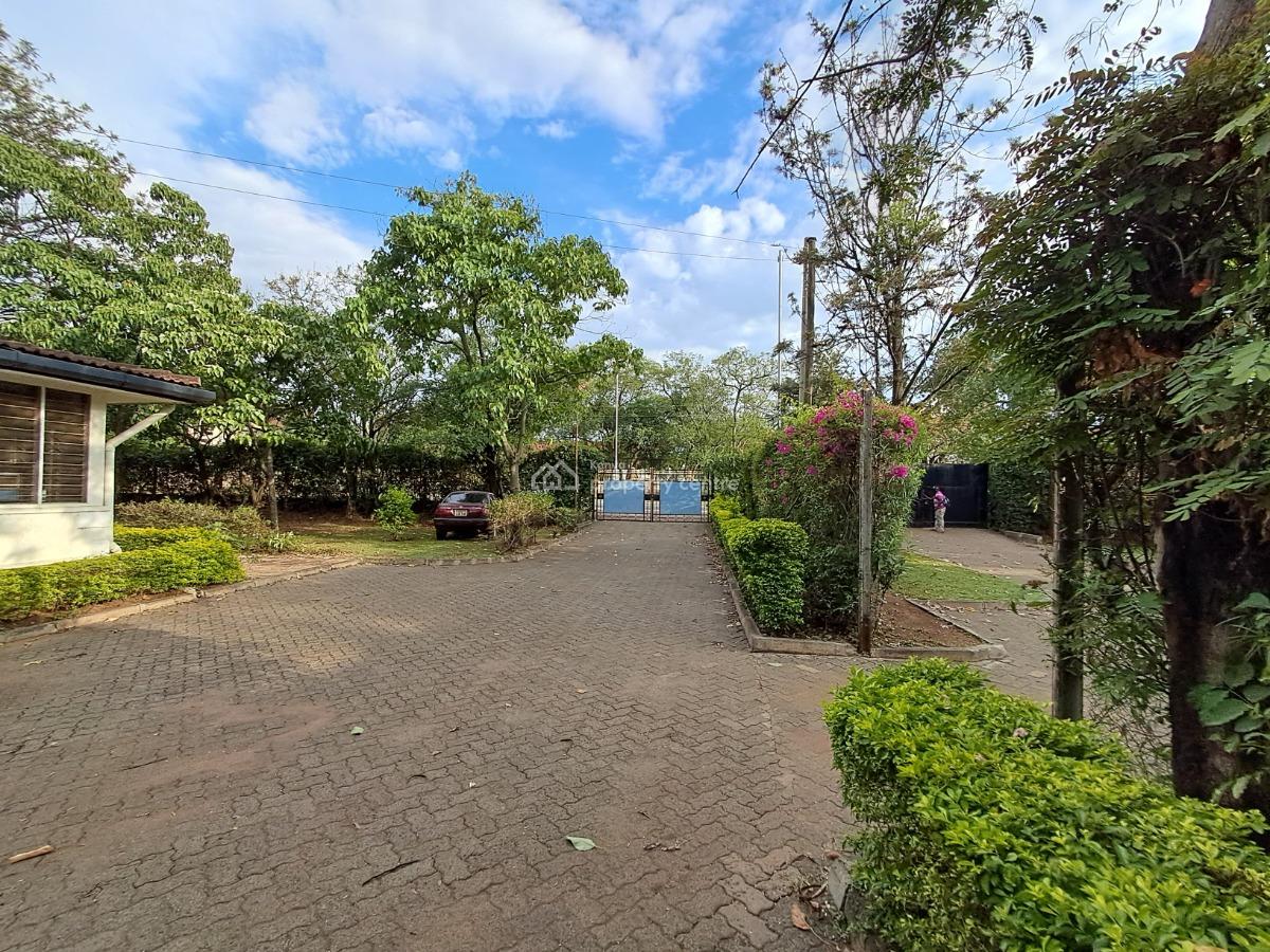 Elegant 3 Bedrooms Bungalow+ Dsq Stand Alone House on Half Acre, Milimani, Market Milimani, Kisumu, House for Rent