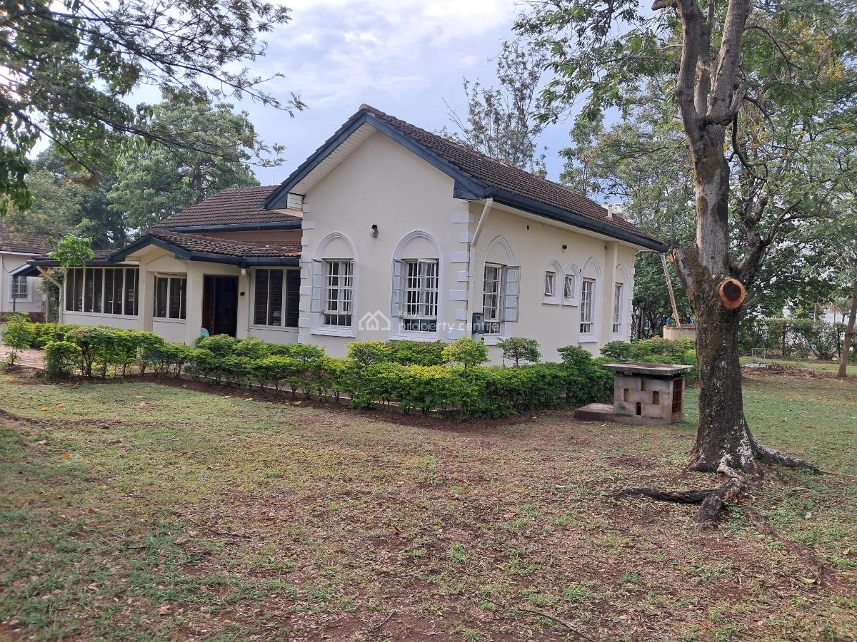 Elegant 3 Bedrooms Bungalow+ Dsq Stand Alone House on Half Acre, Milimani, Market Milimani, Kisumu, House for Rent