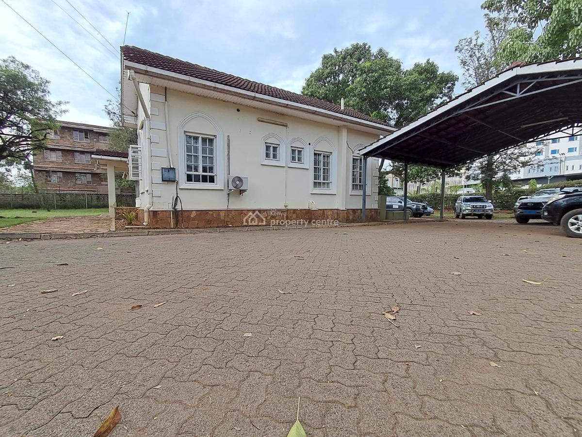 Elegant 3 Bedrooms Bungalow+ Dsq Stand Alone House on Half Acre, Milimani, Market Milimani, Kisumu, House for Rent