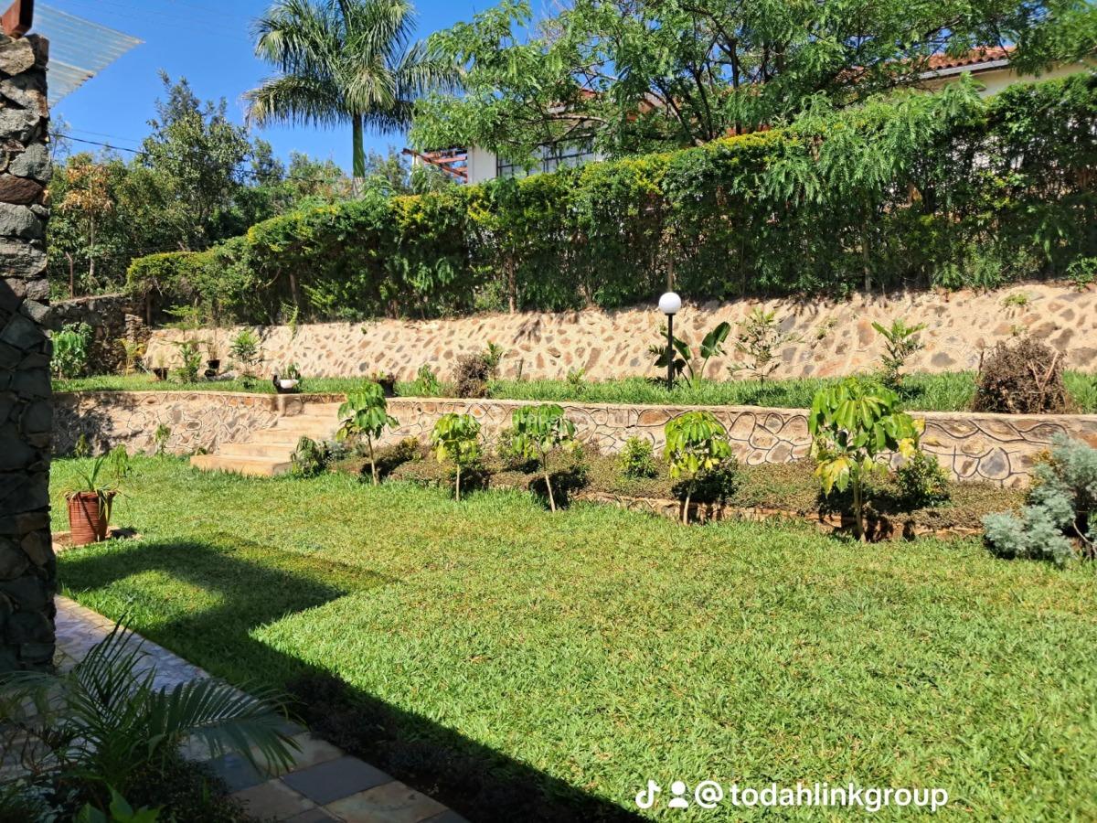 3 Bedrooms Bungalow with Lush Garden, Riat Area, West Kisumu, Kisumu, Detached Bungalow for Rent