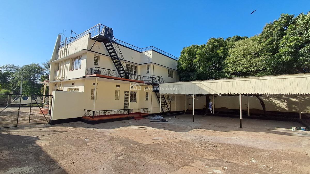Spacious 6 Bedrooms Maisonette on Quarter Acre, Market Milimani, Kisumu, Townhouse for Rent