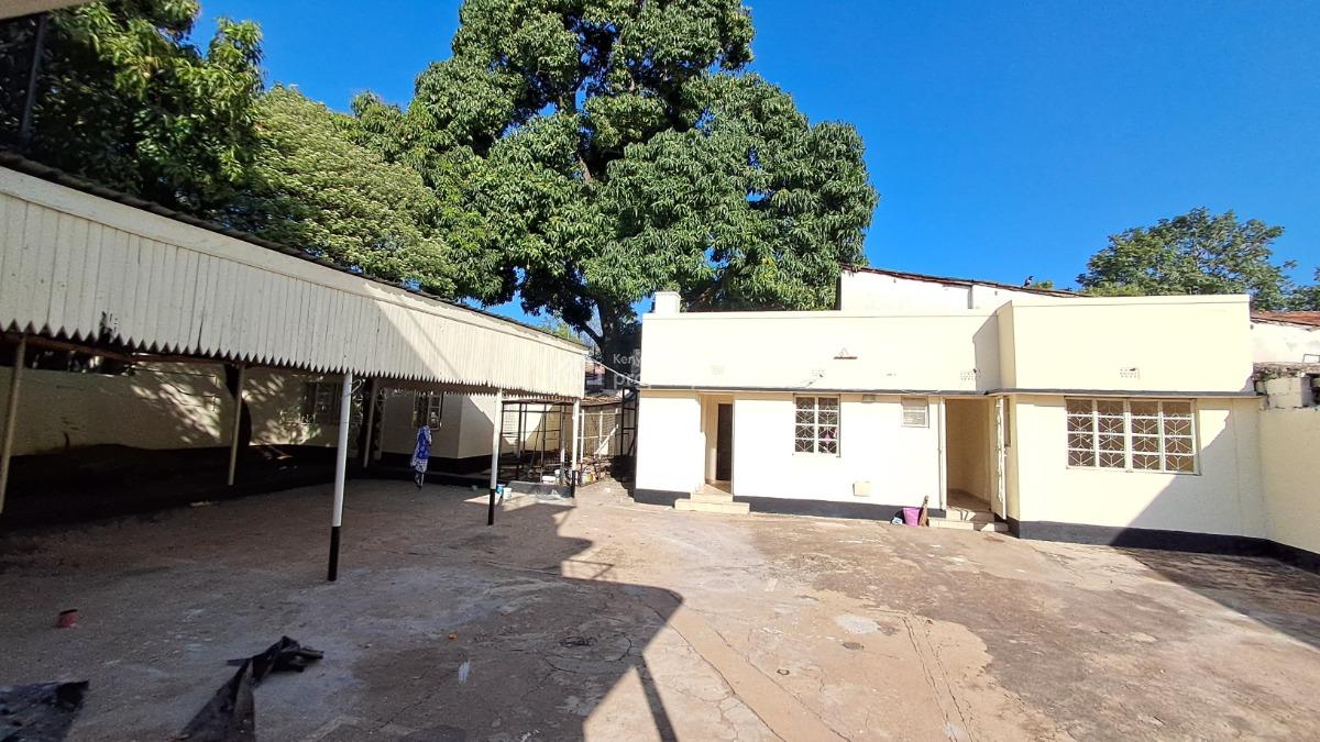 Spacious 6 Bedrooms Maisonette on Quarter Acre, Market Milimani, Kisumu, Townhouse for Rent