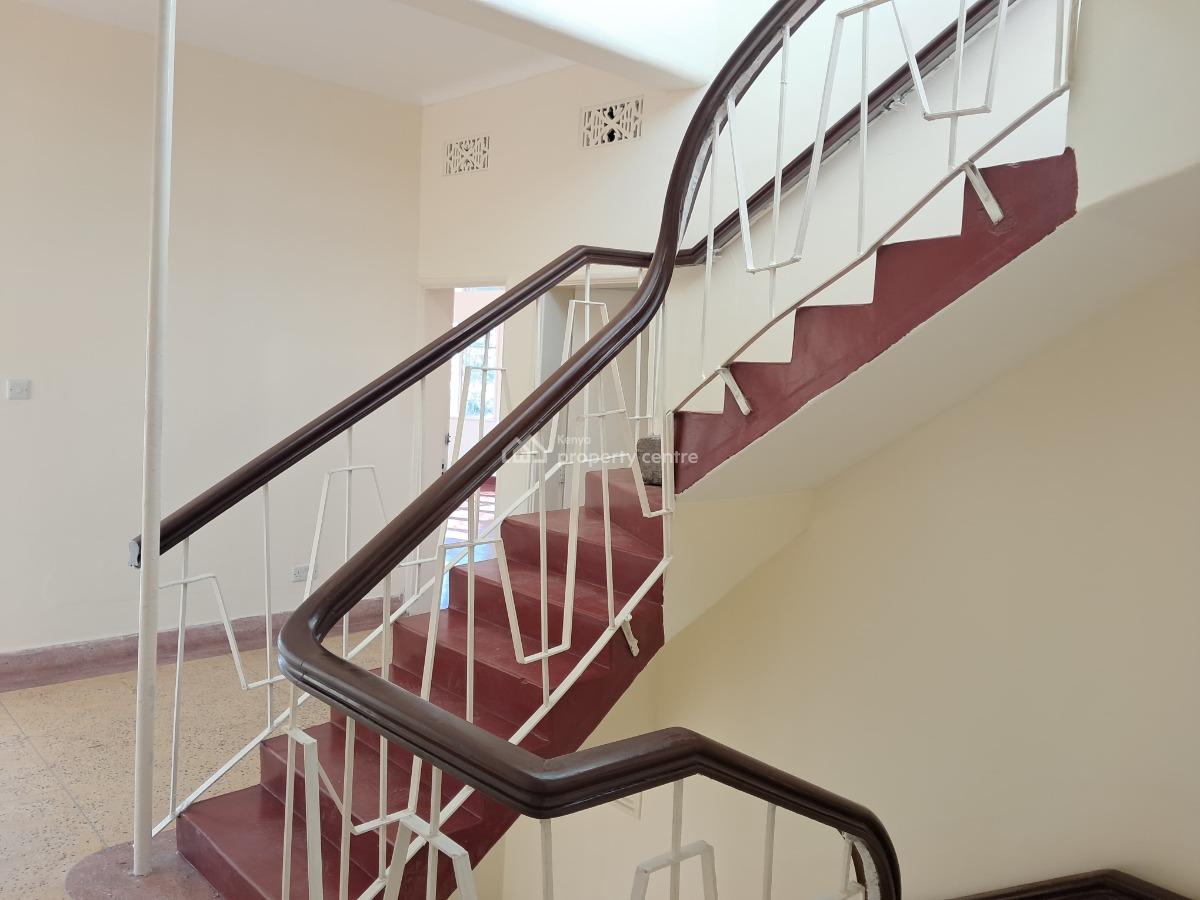 Spacious 6 Bedrooms Maisonette on Quarter Acre, Market Milimani, Kisumu, Townhouse for Rent