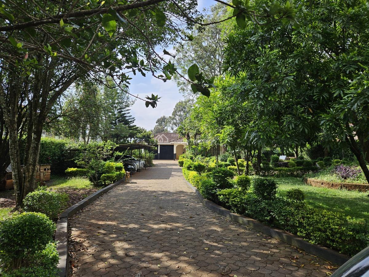 5-bedroom House with Sq Sits on Half an Acre in Karen, Hardy Ndovu Rd., Karen Ndovulane, Karen, Nairobi, Townhouse for Sale