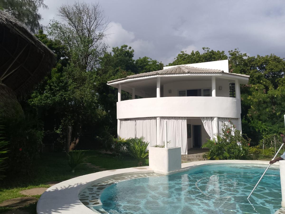 Exclusive 2-bedroom Coastal Duplex at Iguana Beach, Malindi, Palm Beach, Malindi Town, Kilifi, House for Sale