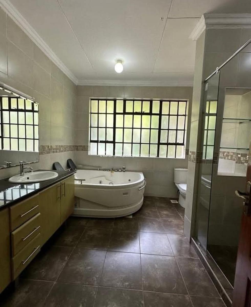 4 Bedroom House, Karen, Nairobi, Townhouse for Rent