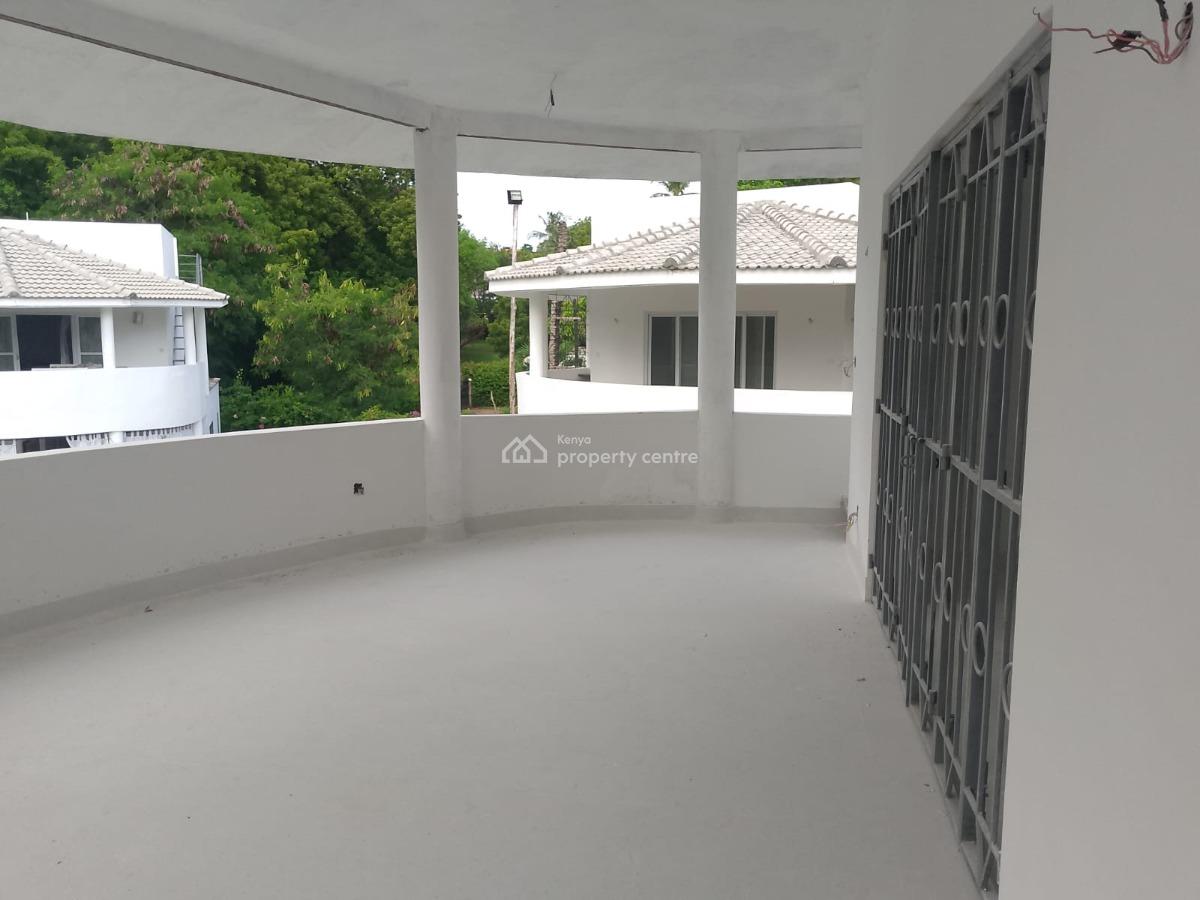 Architectural 2-bedroom Duplex with Rooftop Pool, Iguana Beach, Malindi Town, Kilifi, Apartment for Sale