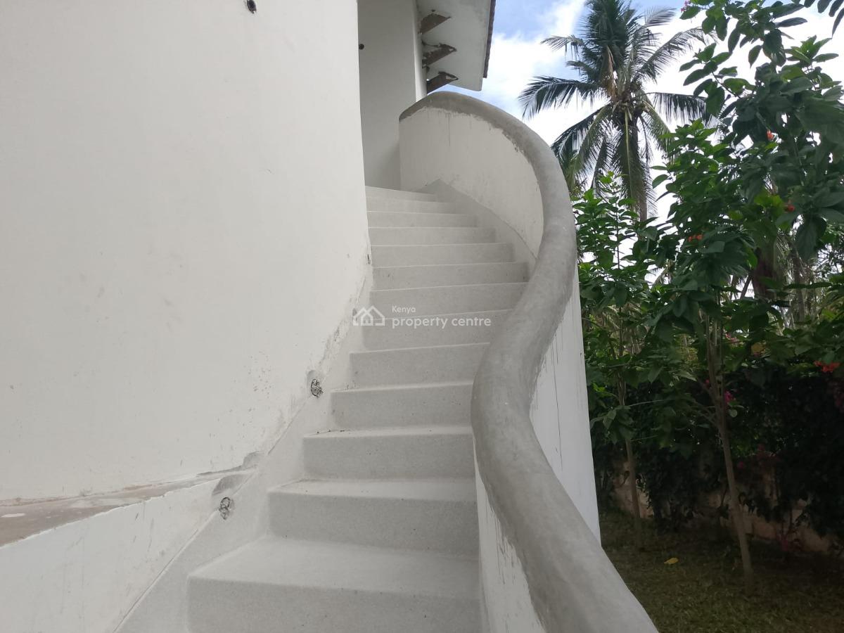 Architectural 2-bedroom Duplex with Rooftop Pool, Iguana Beach, Malindi Town, Kilifi, Apartment for Sale