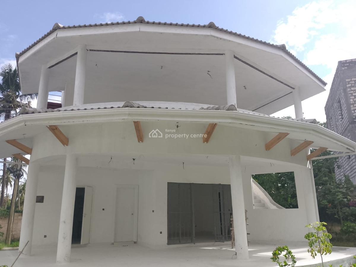 Architectural 2-bedroom Duplex with Rooftop Pool, Iguana Beach, Malindi Town, Kilifi, Apartment for Sale