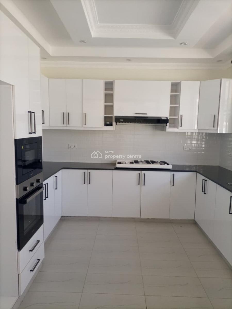 5 Bedroom House with Sq All Ensuite with Family Room in a Gated Estate, Ruiru, Ruiru, Kiambu, Townhouse for Sale