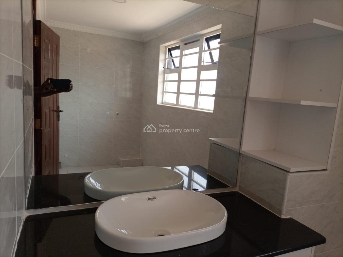 4 Bedroom House with Sq, Family Room, Gazebo All Ensuite in a Controll, Ruiru, Ruiru, Kiambu, Townhouse for Sale