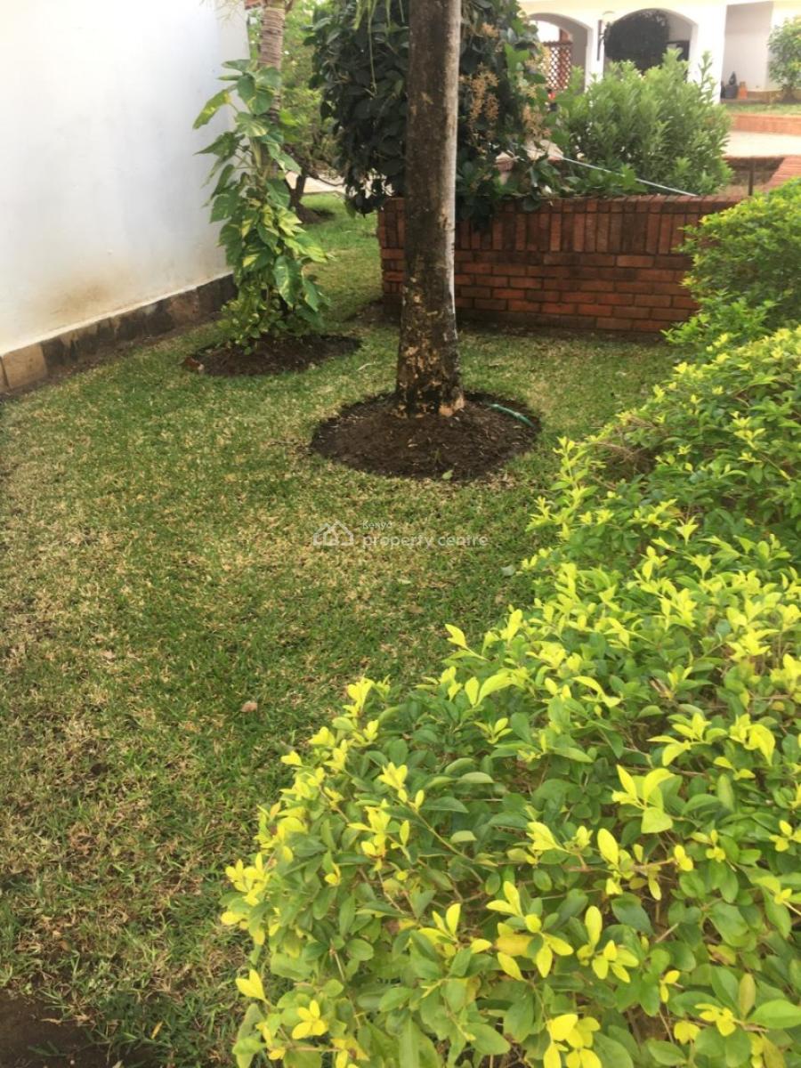 5 Bedrooms Villa Is Still Available  Second Row From The Nyali, Nyali Mombasa, Nyali, Mombasa, Townhouse for Sale