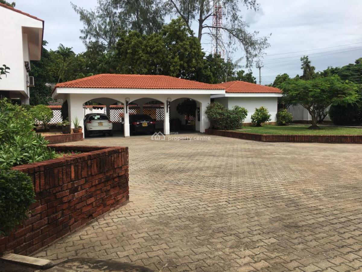 5 Bedrooms Villa Is Still Available Second Row From The Nyali, Nyali Mombasa, Nyali, Mombasa, Townhouse for Sale