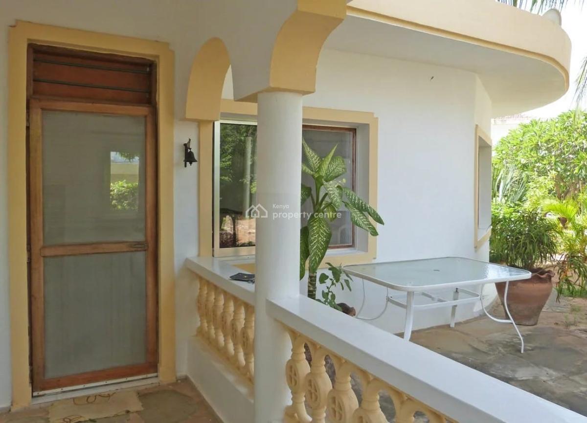 4 Bedroom Sitting on 1/4 of an Acre Fully Furnished Asking Price 30m, Watamu, Watamu, Kilifi, Townhouse for Sale