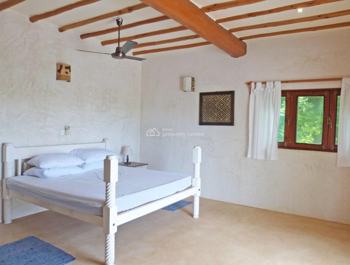 4 Bedroom House Sitting on O.8 Acres Located in Watamu Pawns Lake with, Watamu, Watamu, Kilifi, Townhouse for Sale