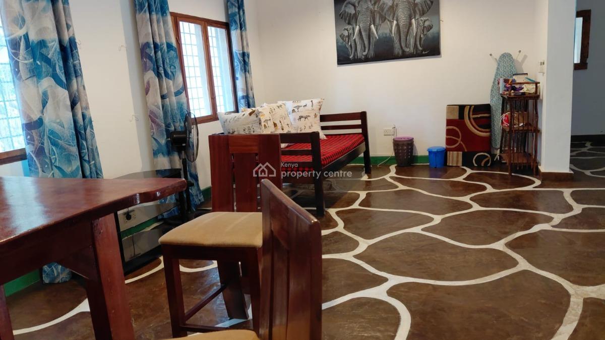 5 Bedroom in Garoda Watamu 1 Acre Plot and Large Swimming Pool Asking, Watamu, Watamu, Kilifi, Townhouse for Sale