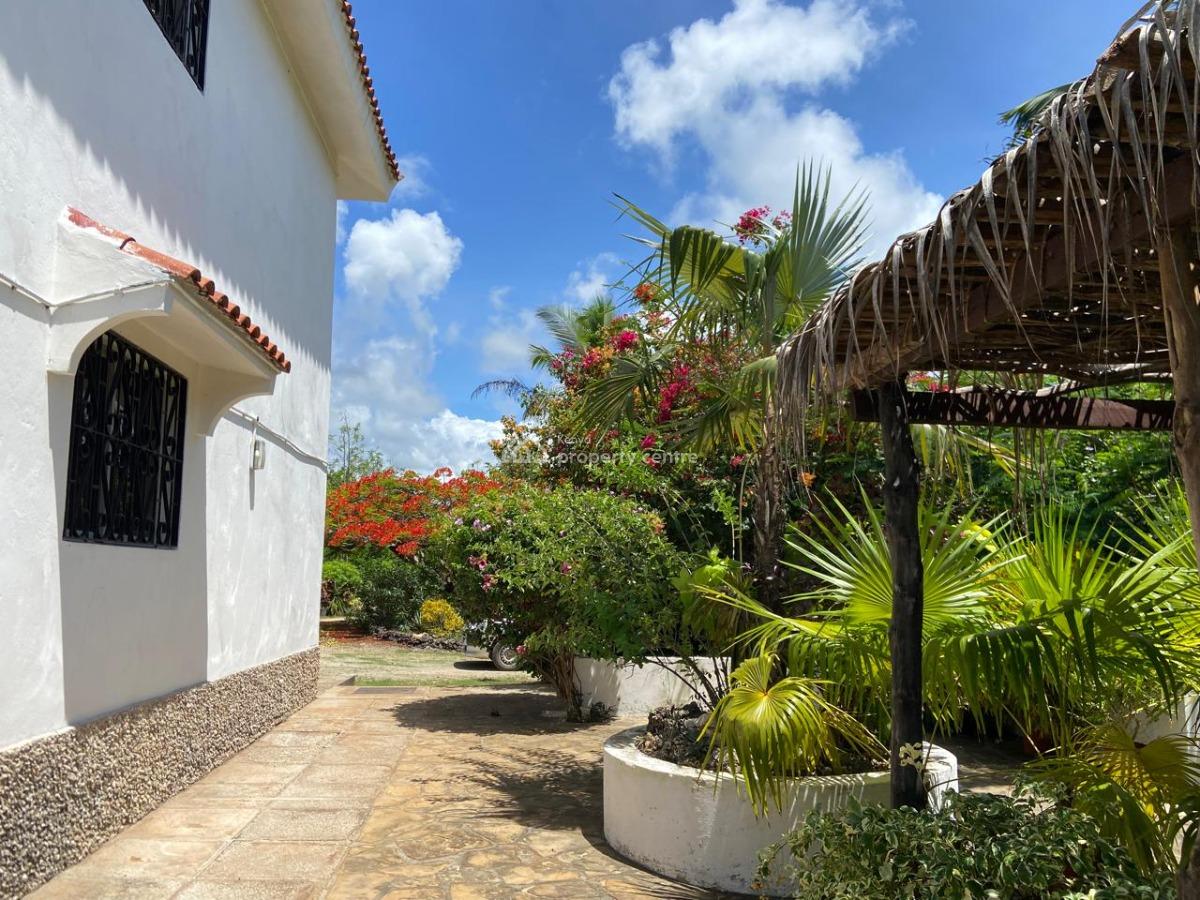 3 Bedroom Beach House with Large Beautiful Garden, Kuruwitu Beach, Vipingo, Shimo La Tewa, Kilifi, Terraced Duplex for Sale