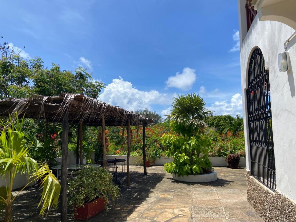 3 Bedroom Beach House with Large Beautiful Garden, Kuruwitu Beach, Vipingo, Shimo La Tewa, Kilifi, Terraced Duplex for Sale