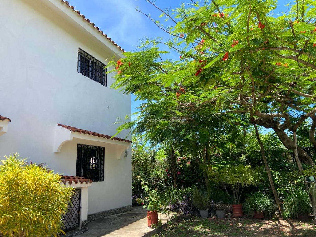 3 Bedroom Beach House with Large Beautiful Garden, Kuruwitu Beach, Vipingo, Shimo La Tewa, Kilifi, Terraced Duplex for Sale