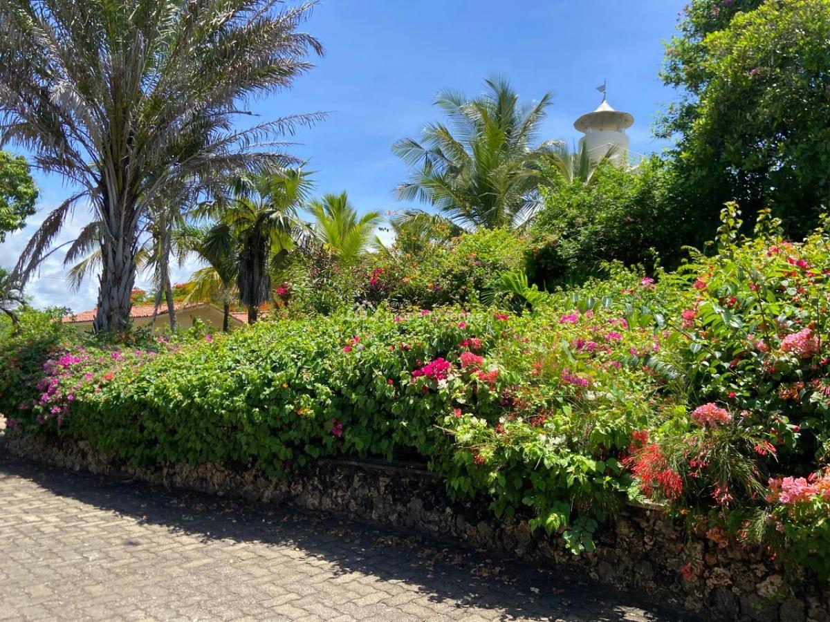 Exclusive Beach Front House on 3 Acres Land, Vipingo Kuruwitu Beach, Shimo La Tewa, Kilifi, House for Sale