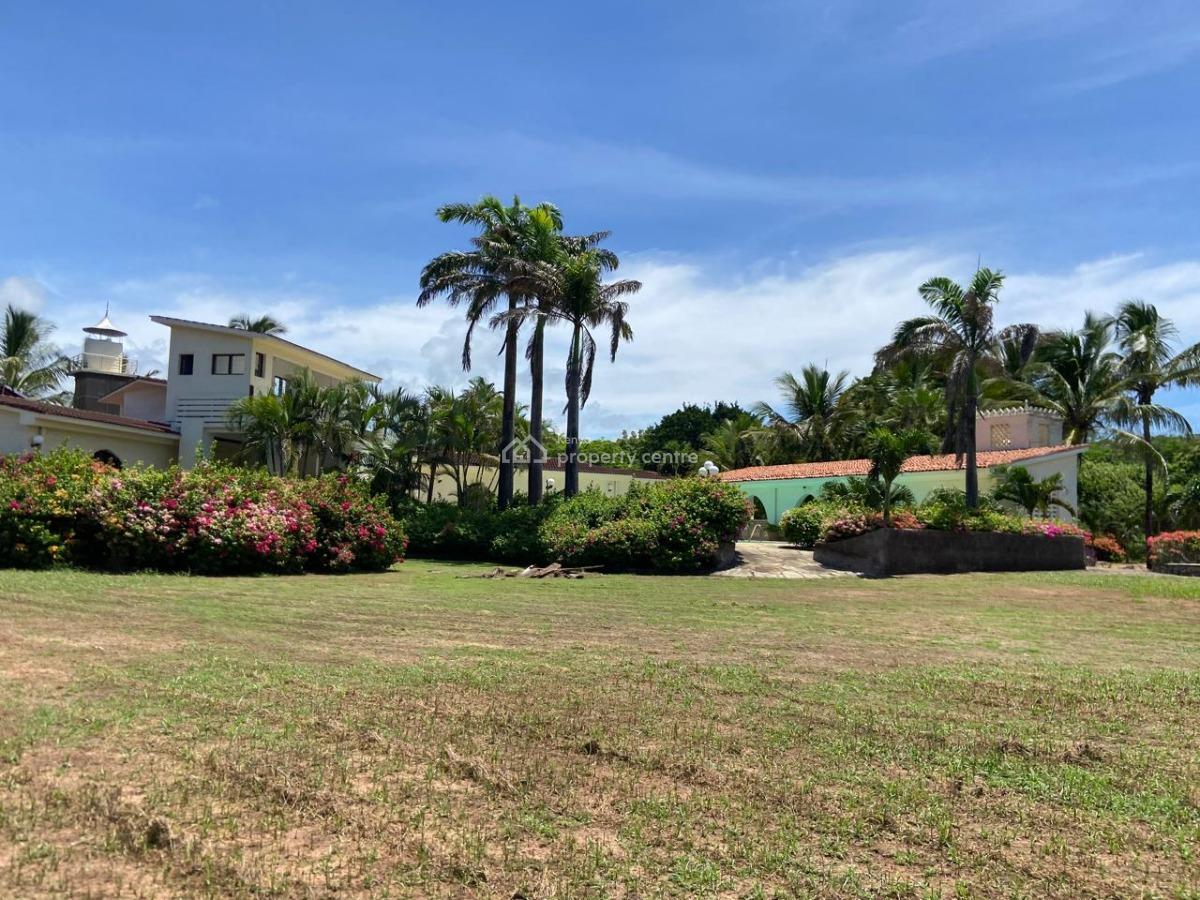 Exclusive Beach Front House on 3 Acres Land, Vipingo Kuruwitu Beach, Shimo La Tewa, Kilifi, House for Sale