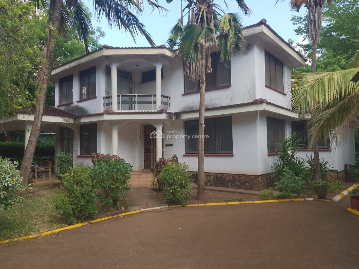4 Bedroom House on a Half Acre  a Long Links Road in Mombasa -, Nyali Mombasa, Nyali, Mombasa, Townhouse for Sale